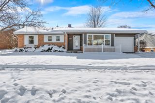 241 Pleasant Drive, Elk Grove Village, IL 60007