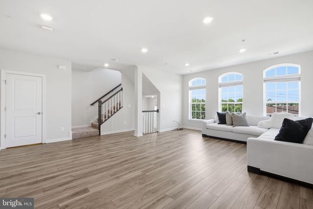 5604 LANTEEN ST, Lanham, MD 20706