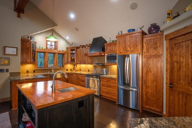 996 Fibreboard Road, Sierraville, CA 96126