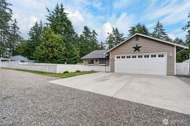 533 6th Court, Fox Island, WA 98333