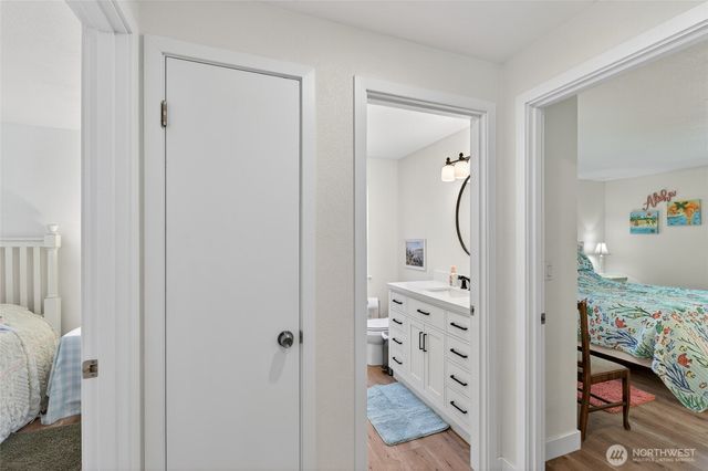 533 6th Court, Fox Island, WA 98333
