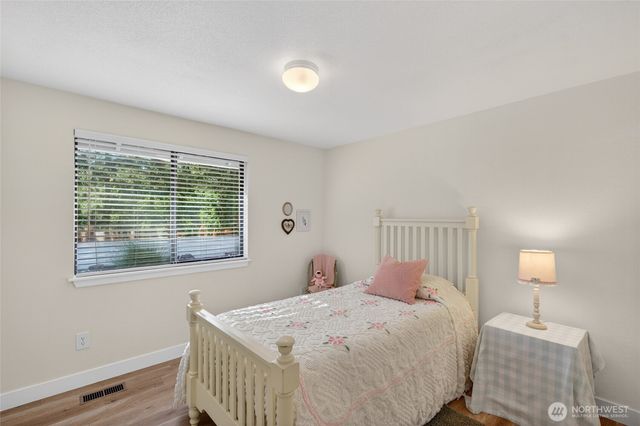 533 6th Court, Fox Island, WA 98333