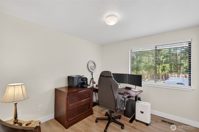 533 6th Court, Fox Island, WA 98333