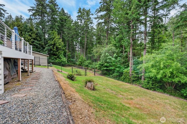 533 6th Court, Fox Island, WA 98333