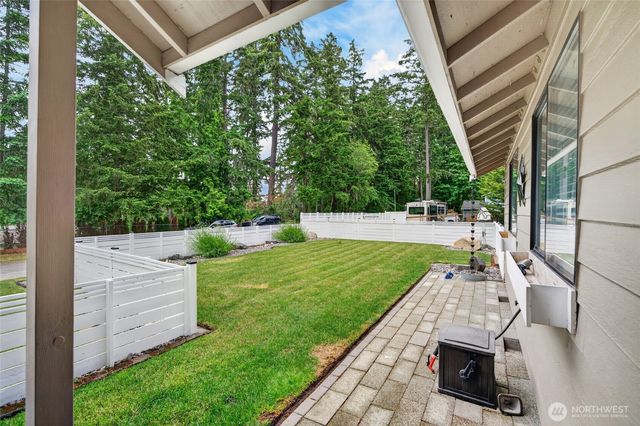 533 6th Court, Fox Island, WA 98333
