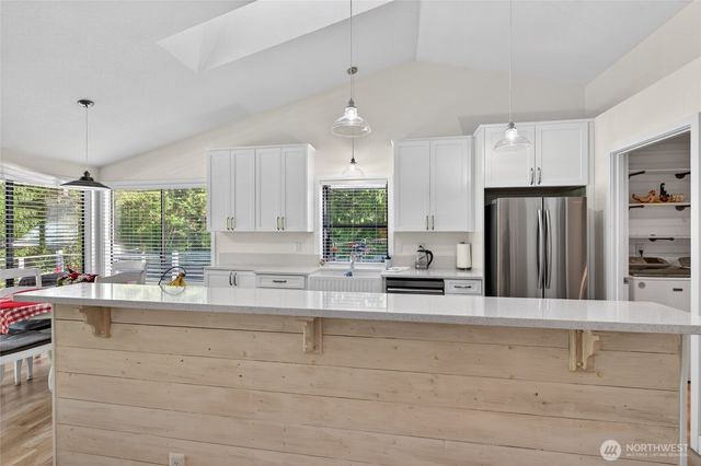 533 6th Court, Fox Island, WA 98333