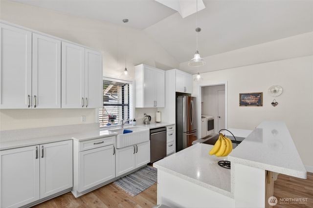 533 6th Court, Fox Island, WA 98333