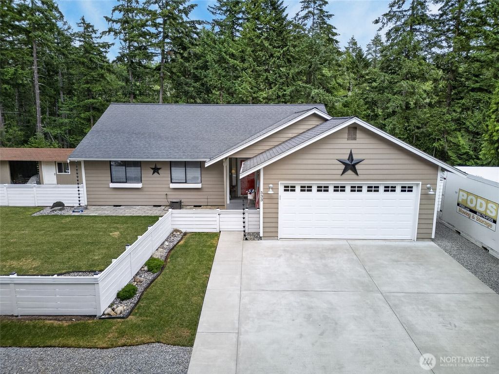 533 6th Court, Fox Island, WA 98333