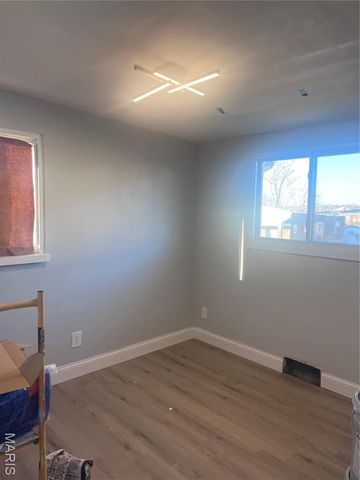 4464 Lee Avenue, St Louis, MO 63115