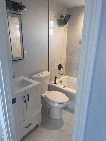 4464 Lee Avenue, St Louis, MO 63115