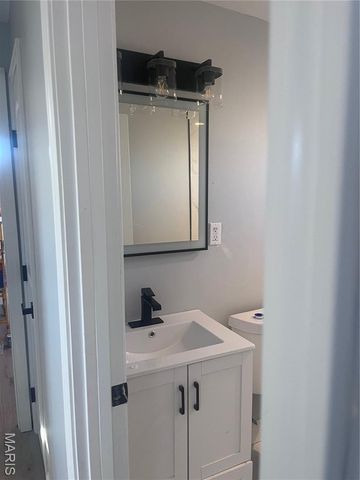 4464 Lee Avenue, St Louis, MO 63115