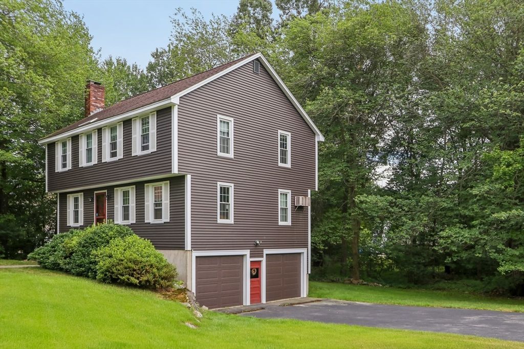 5 Sycamore Rd, Methuen, MA 01844