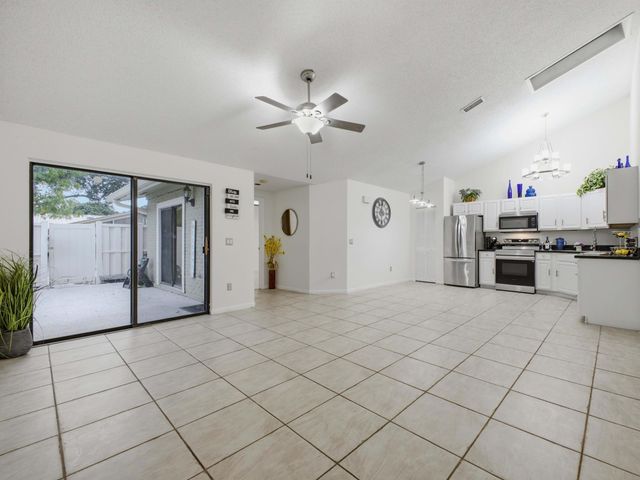 5933 GOLDEN EAGLE Circle, Palm Beach Gardens, FL 33418