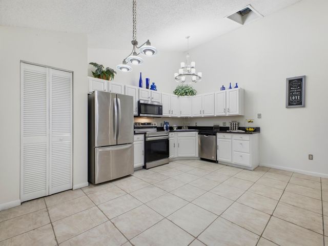 5933 GOLDEN EAGLE Circle, Palm Beach Gardens, FL 33418
