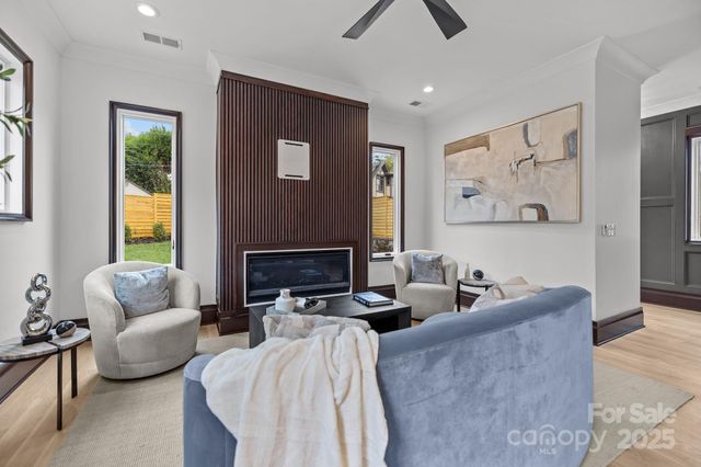 2117 LOMBARDY Circle, Charlotte, NC 28203