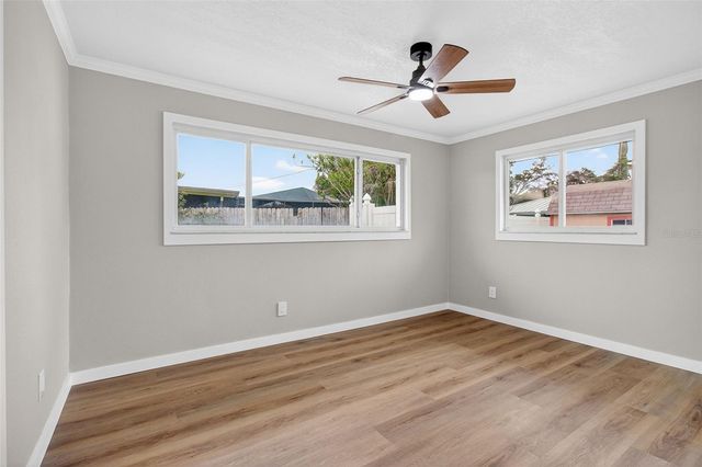 5201 DENVER STREET NE, St Petersburg, FL 33703