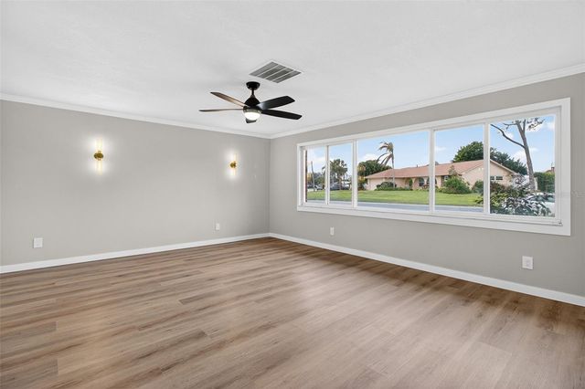 5201 DENVER STREET NE, St Petersburg, FL 33703