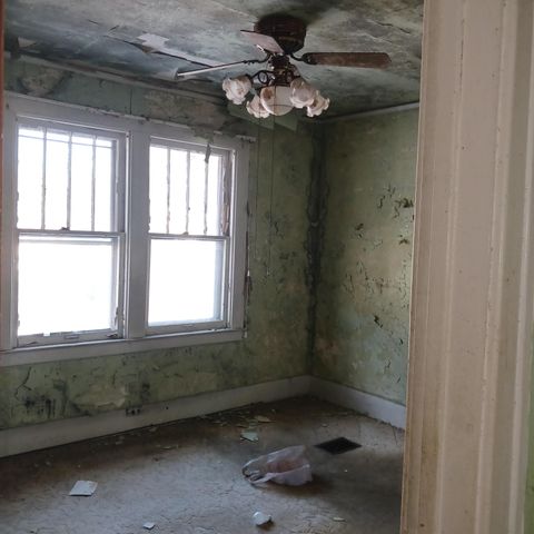 2701 W Philadelphia Street, Detroit, MI 48206