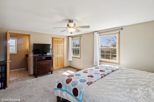 12 Cloverdale Court, Buffalo Grove, IL 60089