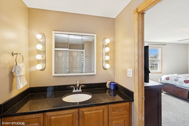 12 Cloverdale Court, Buffalo Grove, IL 60089