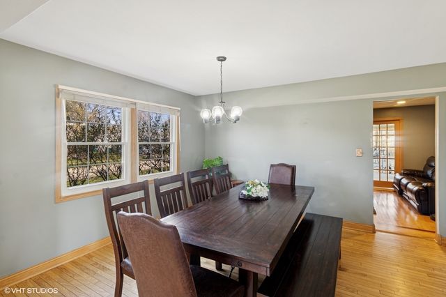 12 Cloverdale Court, Buffalo Grove, IL 60089