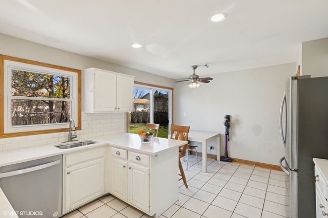 12 Cloverdale Court, Buffalo Grove, IL 60089