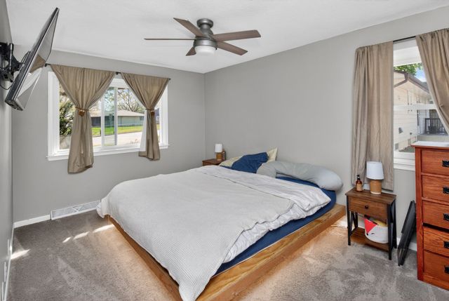 4114 Lower Beaver Road, Des Moines, IA 50310