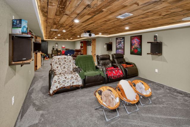 4114 Lower Beaver Road, Des Moines, IA 50310