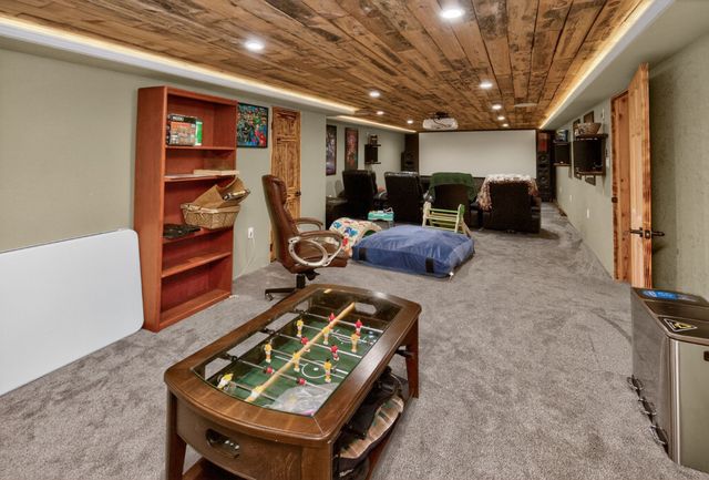 4114 Lower Beaver Road, Des Moines, IA 50310