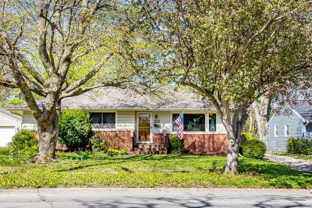 4114 Lower Beaver Road, Des Moines, IA 50310