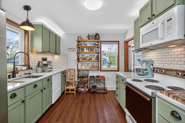 4114 Lower Beaver Road, Des Moines, IA 50310