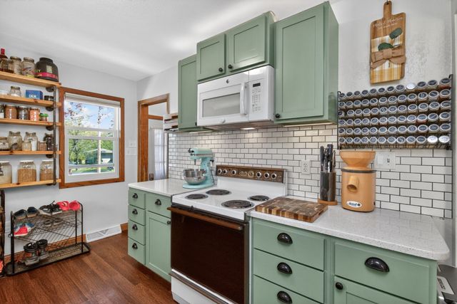 4114 Lower Beaver Road, Des Moines, IA 50310