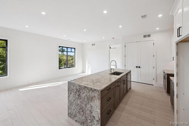 120 Liberty 203, Milford, MI 48381