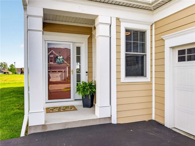 212 Bretlyn Circle, Brighton, NY 14618
