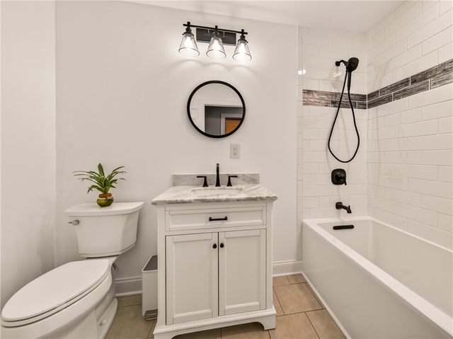 212 Bretlyn Circle, Brighton, NY 14618