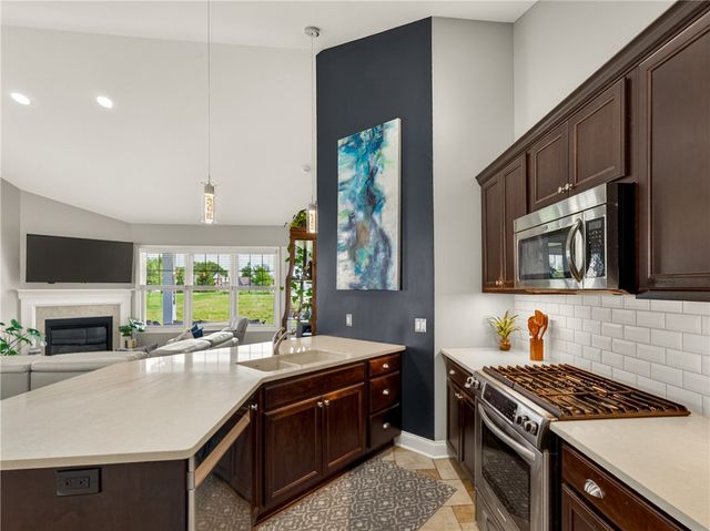 212 Bretlyn Circle, Brighton, NY 14618