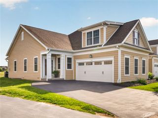 212 Bretlyn Circle, Brighton, NY 14618