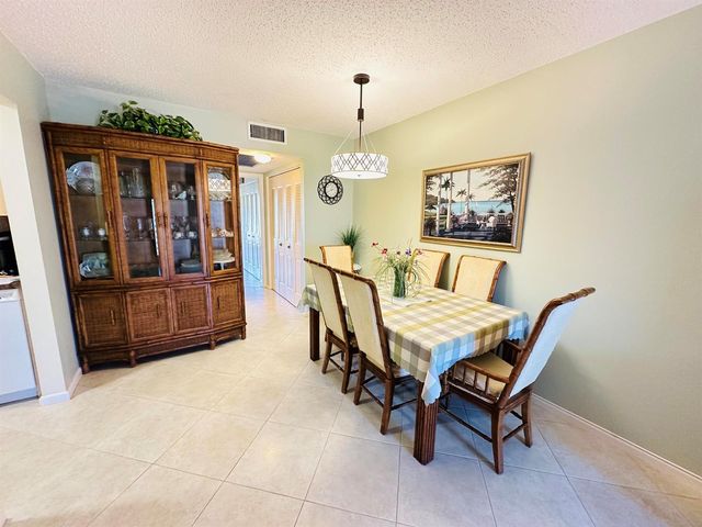 2132 Cambridge F 2132, Deerfield Beach, FL 33442