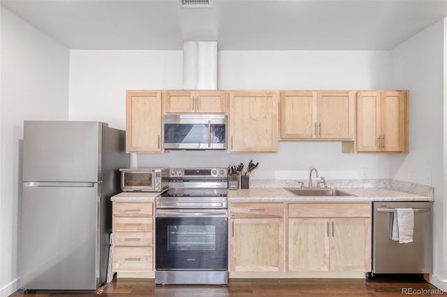 5702 Central Park Boulevard 311, Denver, CO 80238