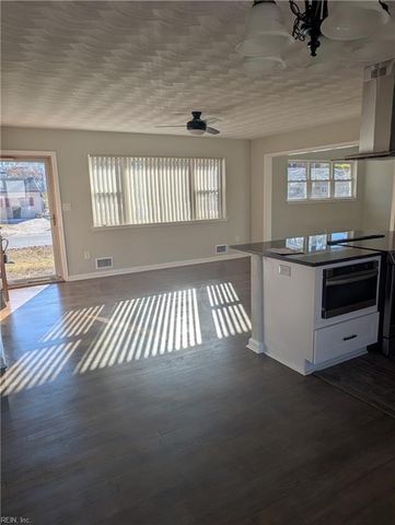 4924 Floral ST, Virginia Beach, VA 23462