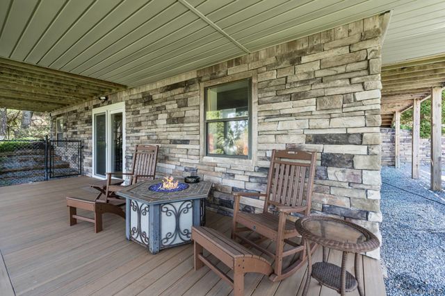 6 Smugglers Path, Jamesport, NY 11947