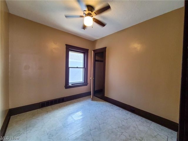 3293 W 98, Cleveland, OH 44102