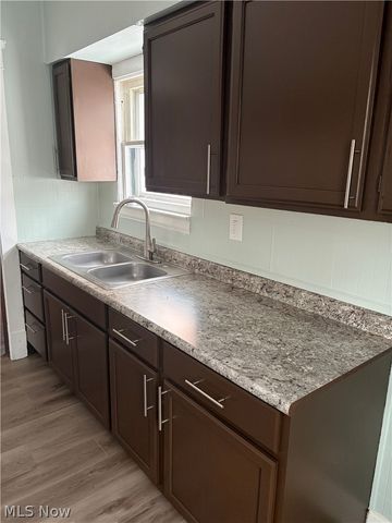 3293 W 98, Cleveland, OH 44102