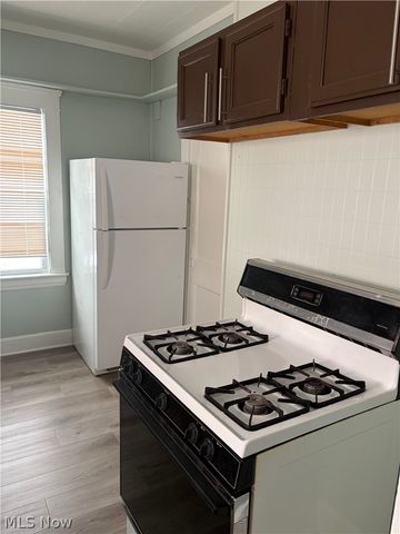 3293 W 98, Cleveland, OH 44102