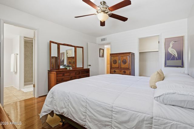 2206 E NICOLET Avenue, Phoenix, AZ 85020