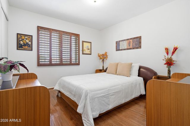 2206 E NICOLET Avenue, Phoenix, AZ 85020
