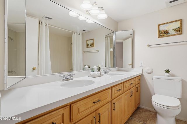 2206 E NICOLET Avenue, Phoenix, AZ 85020