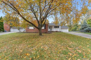 25146 Dallas Drive, Grosse Ile Township, MI 48138