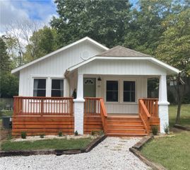 325 S Washington Avenue, Fayetteville, AR 72701