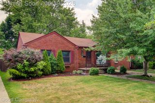 4246 Elmwood Avenue, Royal Oak, MI 48073